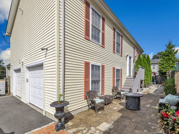 56 Woodlawn Avenue, Bridgeport, CT 06606