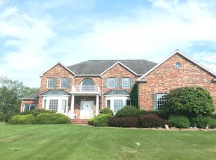 6 Garry Ln, Lafayette, NJ 07848