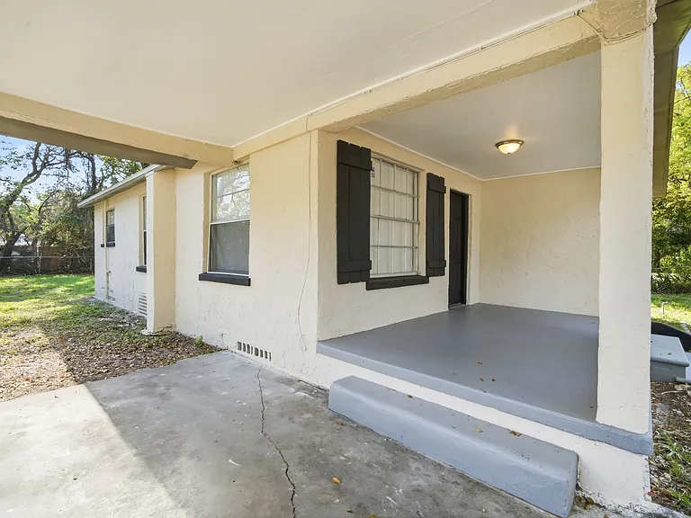 10019 N Jasmine Ave — Photo 22