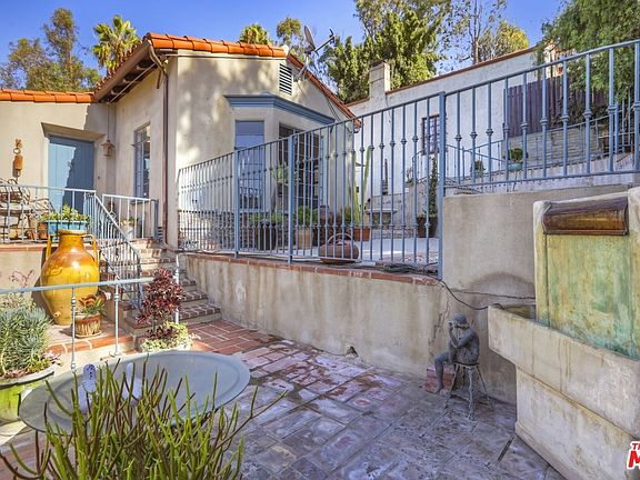 5th image of 2054 N Las Palmas Ave