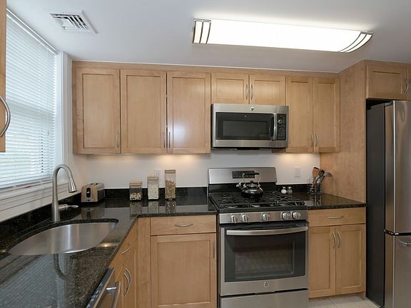 252 Independence Dr. Boston (West Roxbury) Shared Unit Pho