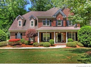 121 Fernbrook Dr, Mooresville, NC 28117
