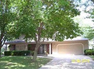 10 Kenfield Cir, Bloomington, IL