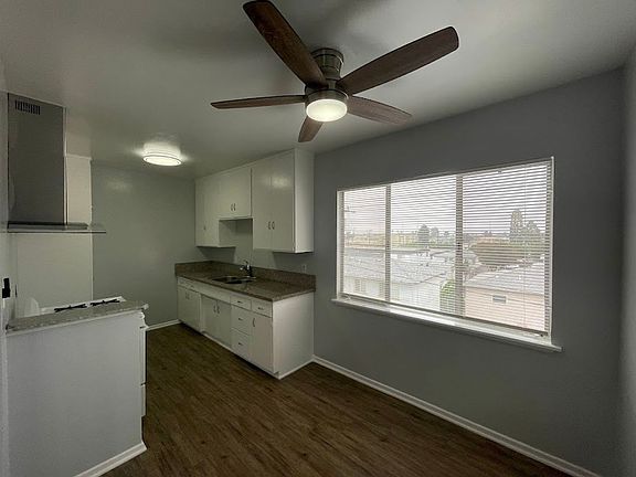 3rd image of 911 Edgewood St APT 11
