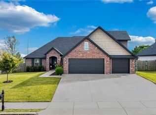 1401 Sweetbriar Way, Centerton, AR 72719