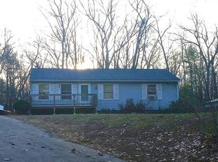 24 Crestwood Rd, Brimfield, MA 01010