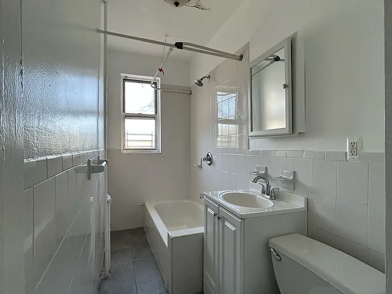 201 Claremont Ave #10 — Photo 11