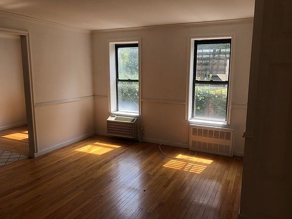 4th image of 30 Charlton St APT 3F