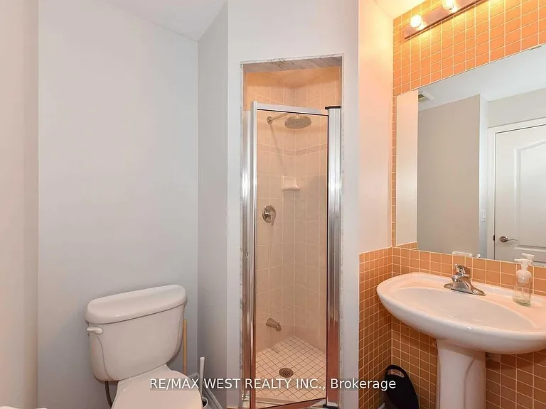 935 Sheppard Ave W #Penthouse 810 — Photo 36