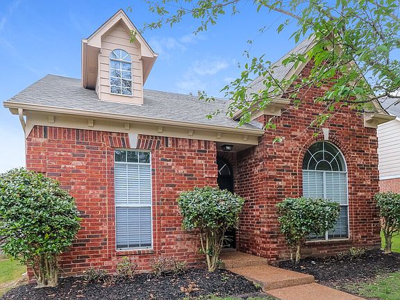 3rd image of 8645 Valmont Cir