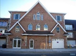 141 68th St APT 1, Guttenberg, NJ 07093