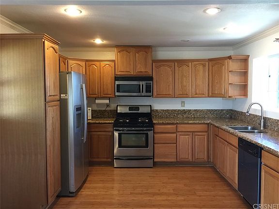 4th image of 14217 Blackwood St