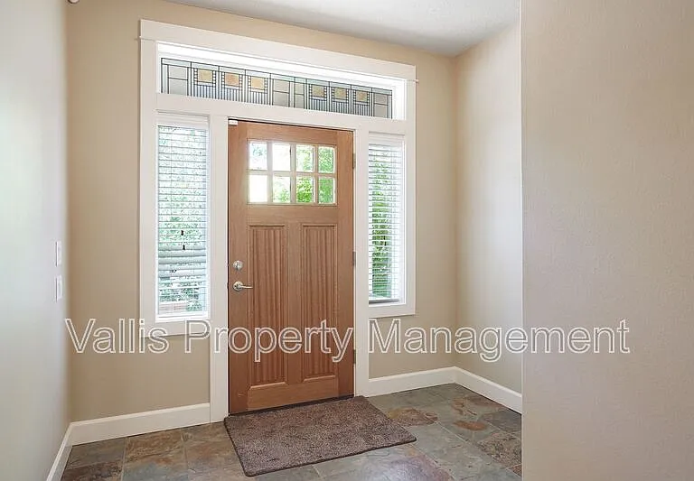 5164 Andresen St SE — Photo 6