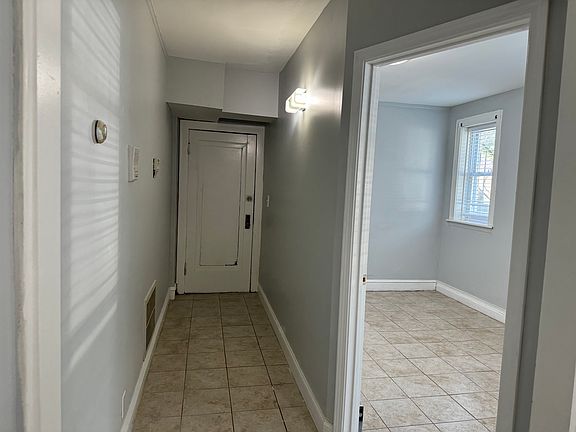 5th image of 7135 W Wrightwood Ave #B