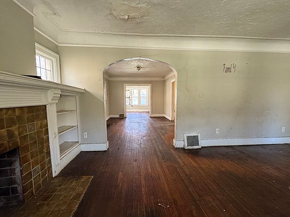 2nd image of 4376 Kensington Ave