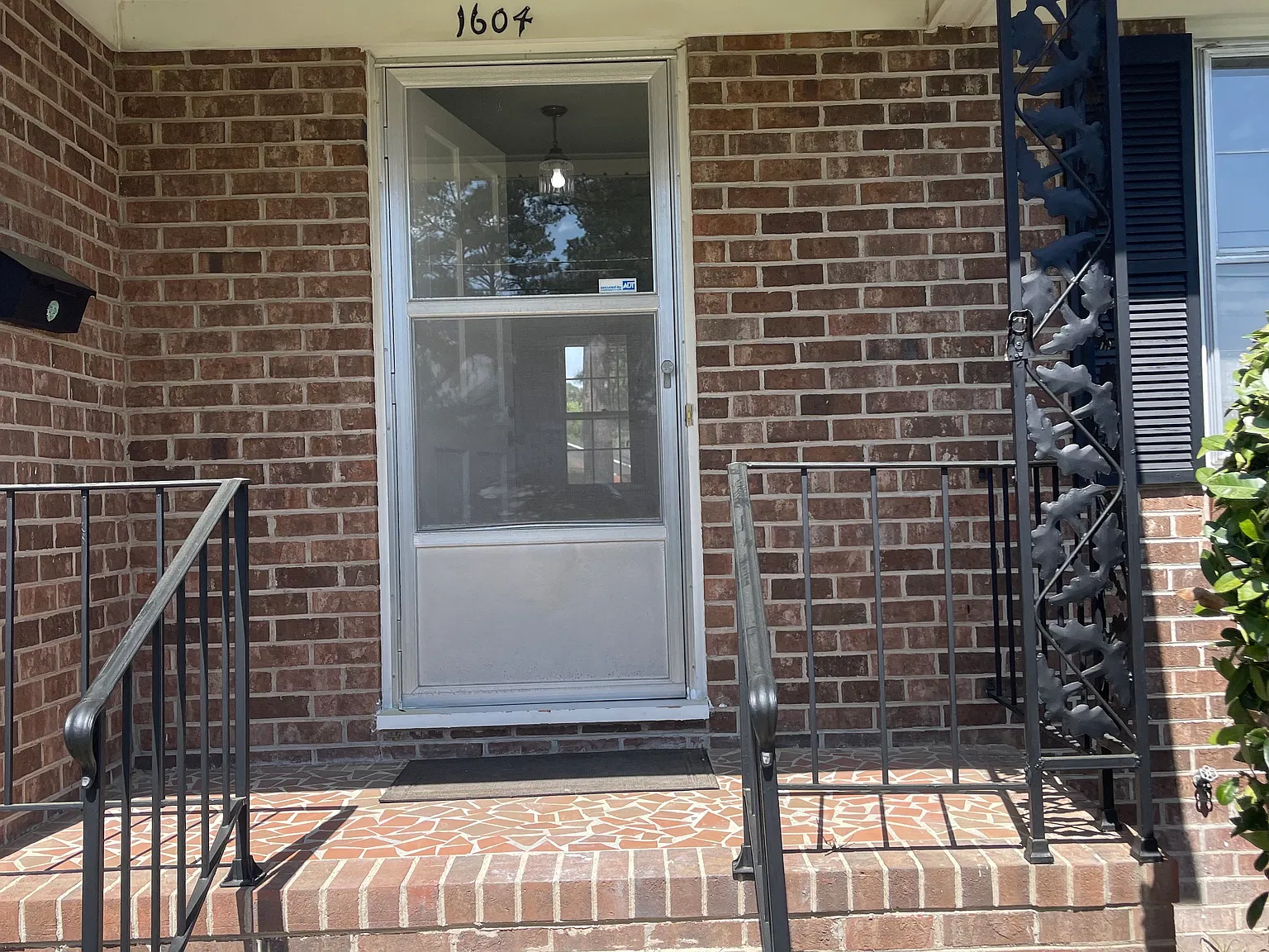 3 bed, 1438 sqft, $1,750 — Photo 3