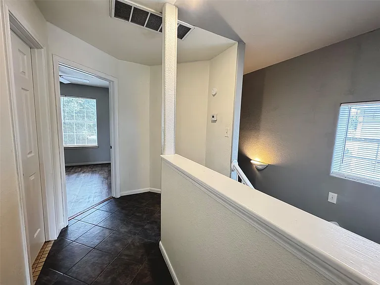 2110 Turner Dr — Photo 19