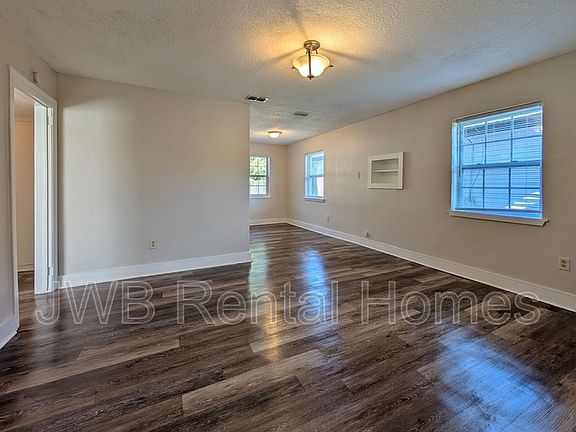 4th image of 4545 Hercules Ave