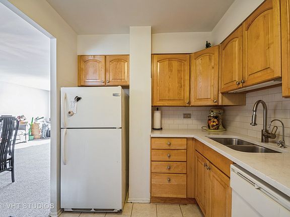 3rd image of 5510 W Lincoln Ave #B502