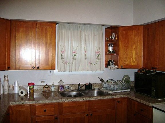 3rd image of 6111 N Rockwell St