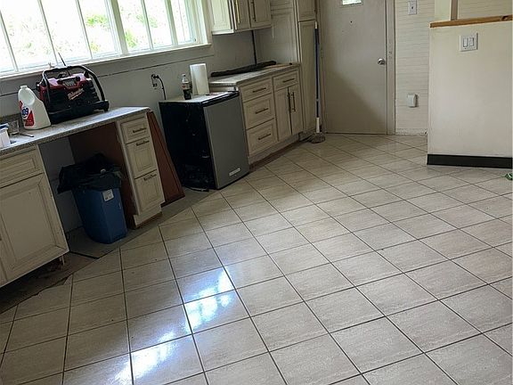 3rd image of 46721 Jo Henry Dr