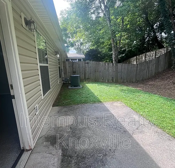 1013 Ashley Michelle Ct — Photo 25