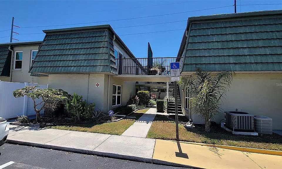 1st image of 1799 N Highland Ave #24