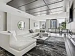 Building Photo - 15 Queen St S #2111