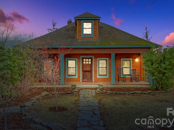104 Enthoffer St, Black Mountain, NC 28711