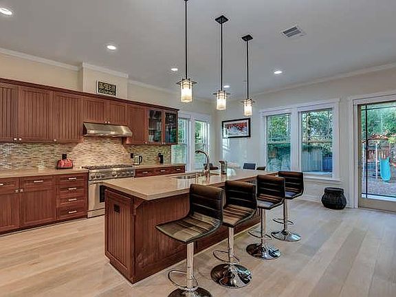 5th image of 142 Placer Oaks Ct