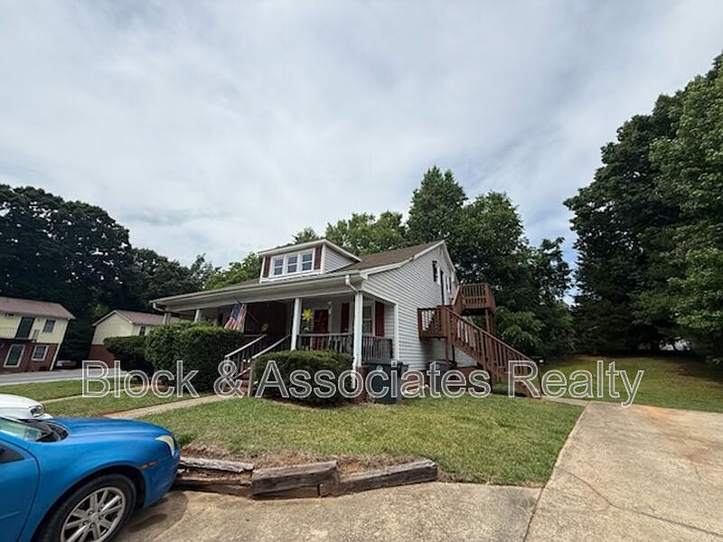 1st image of 120 W Presnell St #C