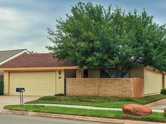 2nd image of 2011 Oakwood Ln