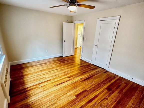 5th image of 26 Heath St #3