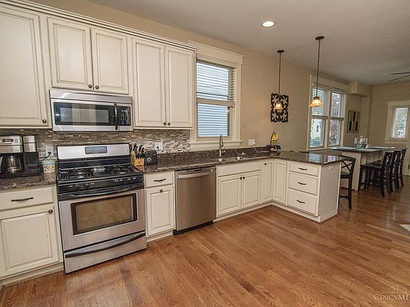 5th image of 3838 Mount Vernon Ave
