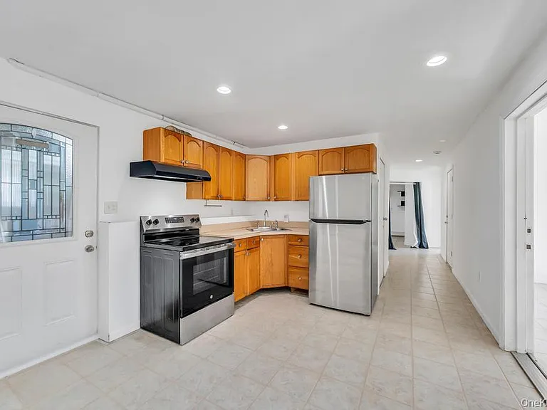 20 Handsome Ave — Photo 6