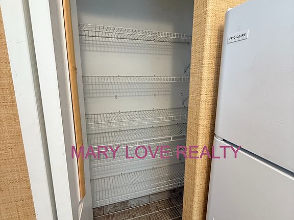 5th image of 75-6081 Alii Dr APT W103