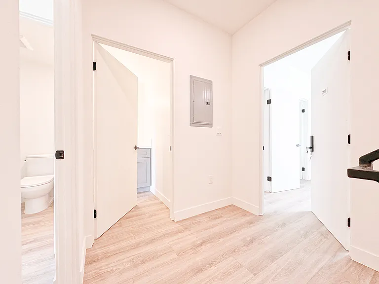1743 Armacost Ave — Photo 32