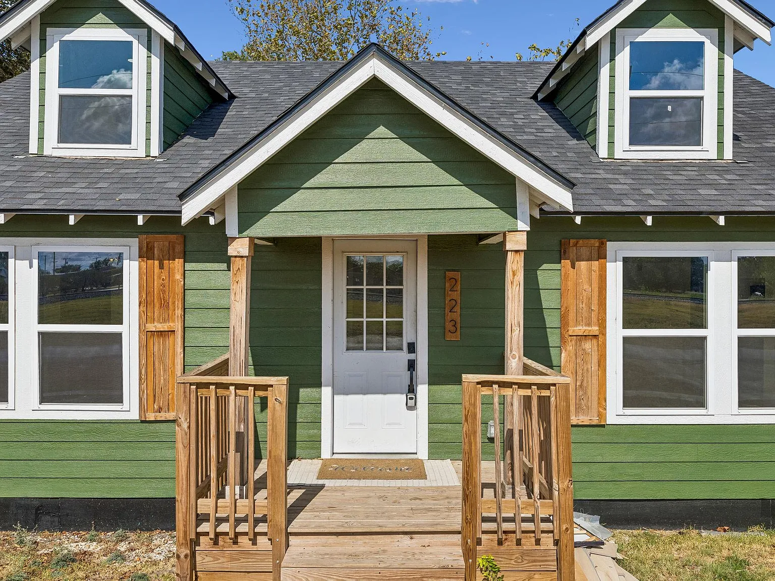 3 bed, 1.0 bath, 2010 sqft, $1,900 — Photo 4