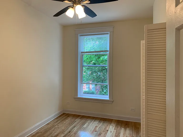 1035 W Barry Ave #2 — Photo 15