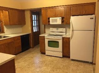 1433 Ford Rd, Minnetonka, MN 55305