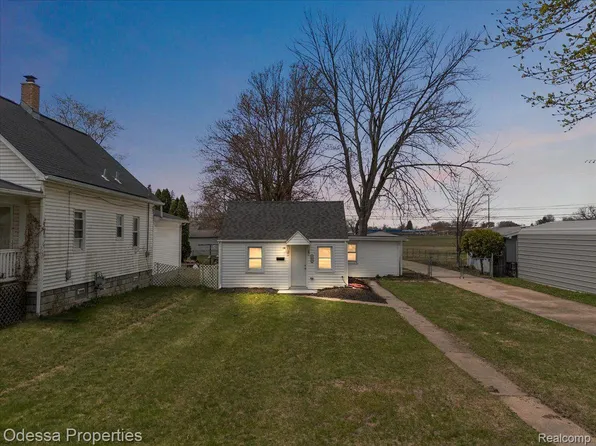 161 N Wilson Blvd, Mount Clemens, MI 48043