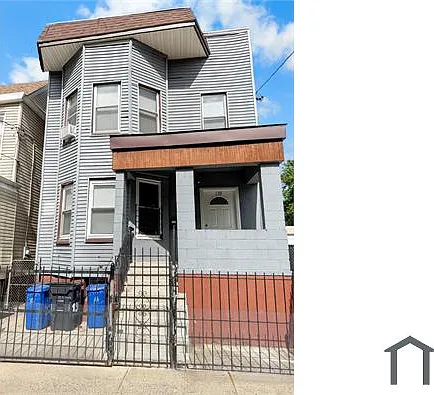 3 bed, $2,200 — Photo 2