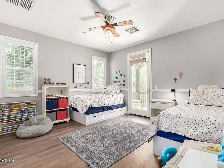 4173 N Village St — Photo 39