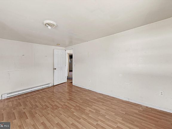 5th image of 303 N Front St