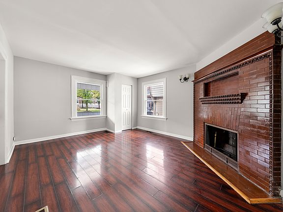 4th image of 126 Essex St Floor 1