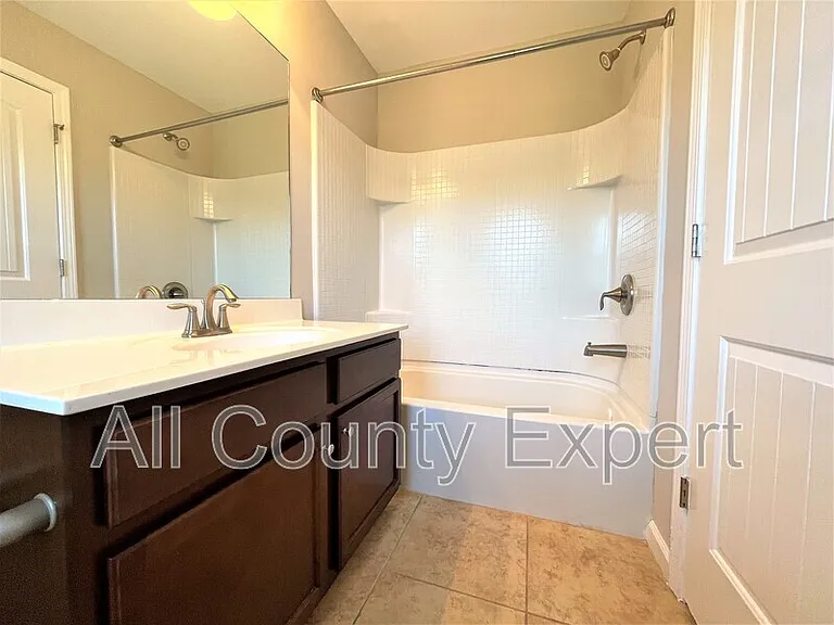 912 Rose Way — Photo 19