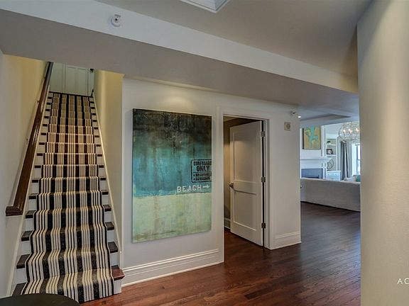 2nd image of 123 W Washington Ave Penthouse 1001