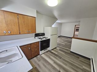 1815 Locust St #7, Sterling, IL 61081