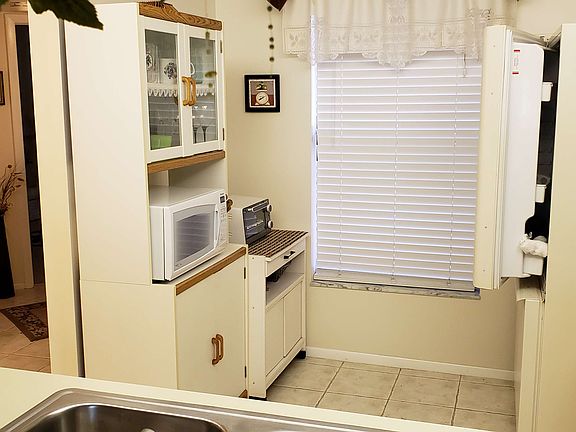 4th image of 15000 Arbor Lakes Dr E APT 4