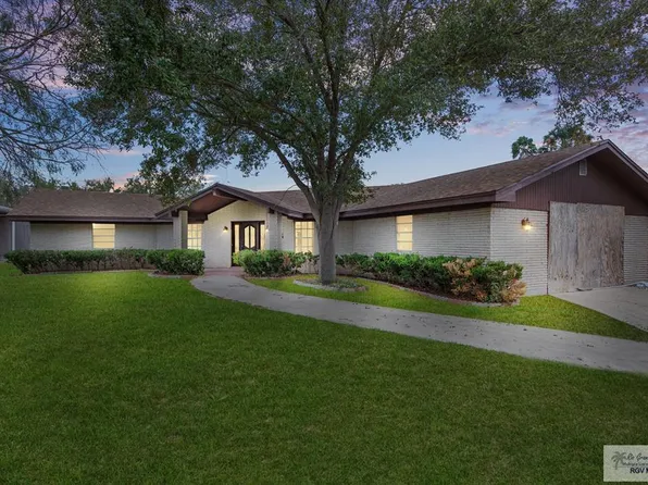 665 W Kimball Ave, Raymondville, TX 78580